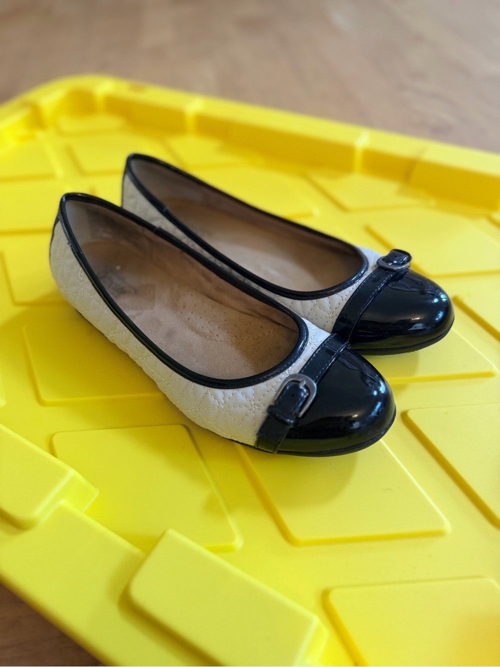 Ladies Sz 8.5M "croft & barrow Ortholite Black/Cream Quilted CapToe Ballet Flats